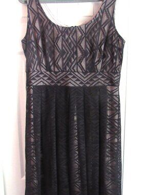 MAGGY L BLACK SLEEVELESS GEOMETRIC SHAPES DRESS SZ 14